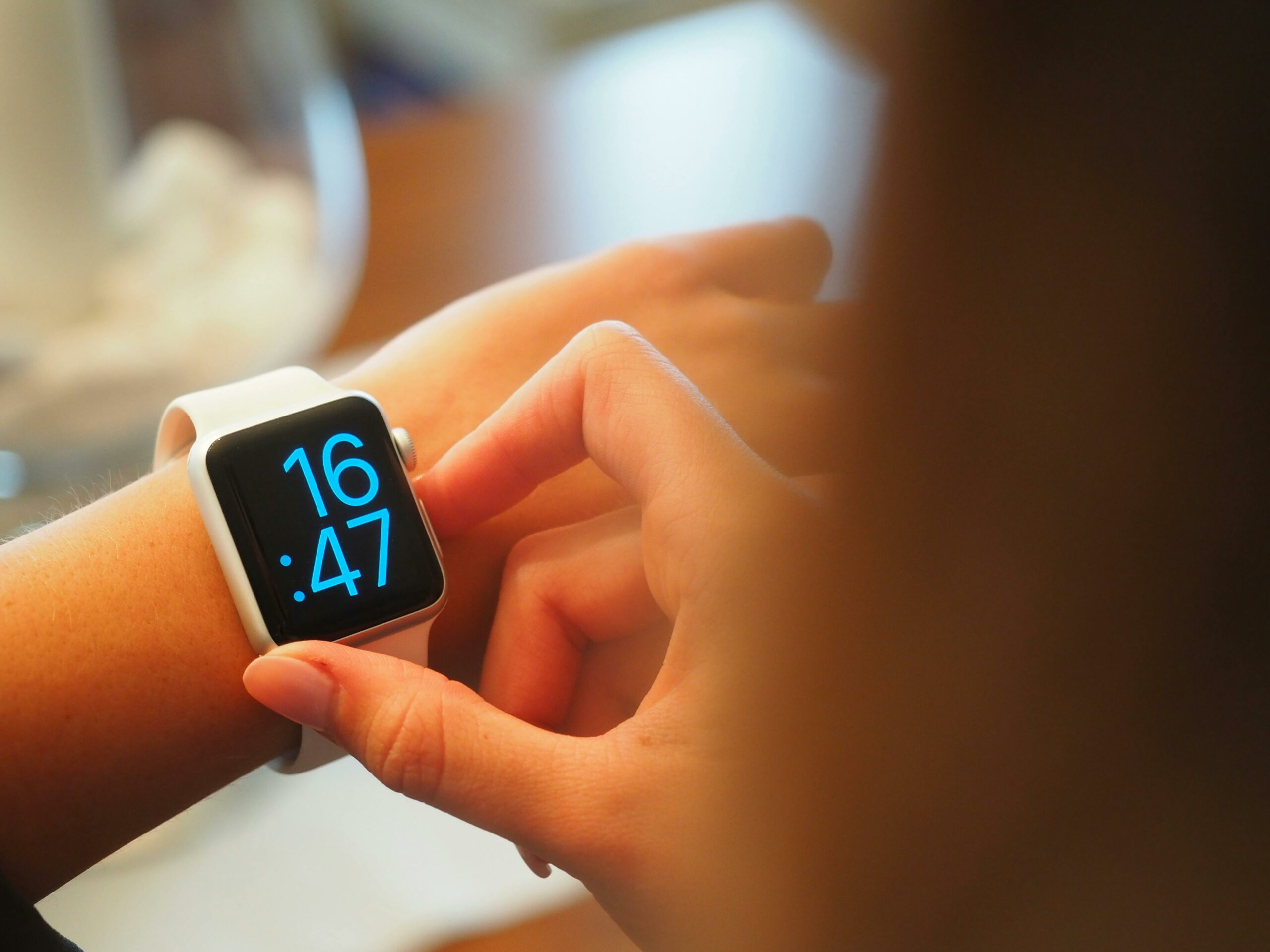 Dein Handgelenk im Blick: Könnte eine Smartwatch Symptome der Huntington-Krankheit erkennen?
